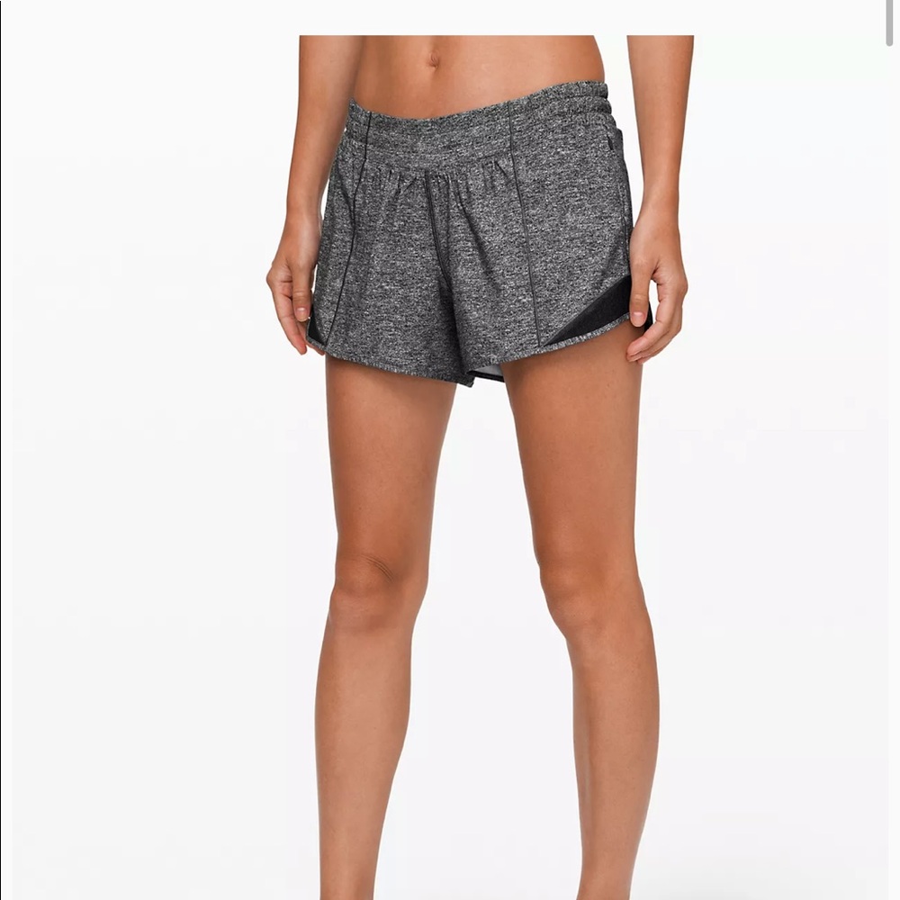 Lululemon Hotty Hot Low Rise Short 4"